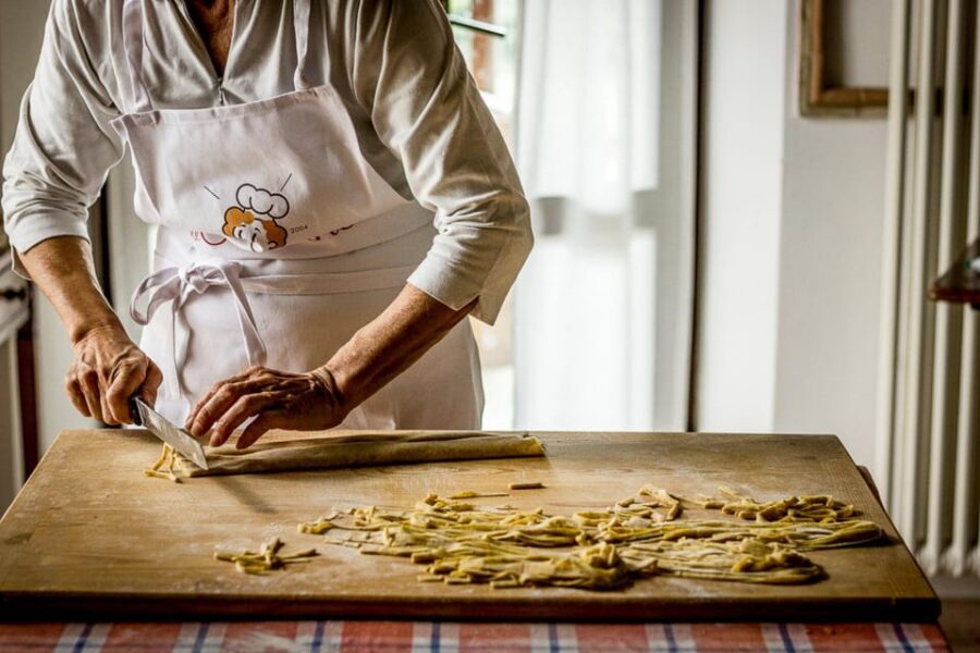Riomaggiore: Cooking Class at a Local's Home - The 200m uphill walk and getting to the kitchen door